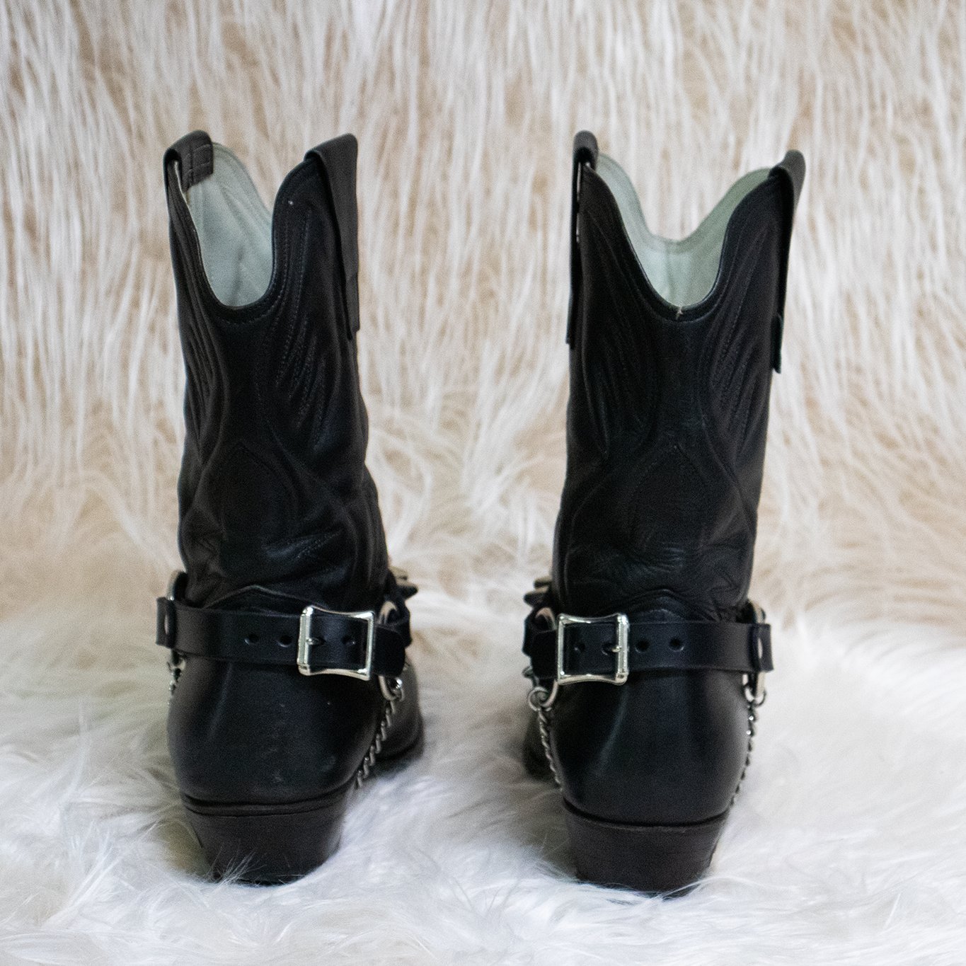 UNKNOWN BOOT STRAPS 2