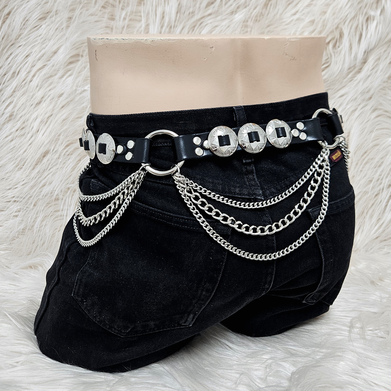 TRIPLE CONCHO BELT