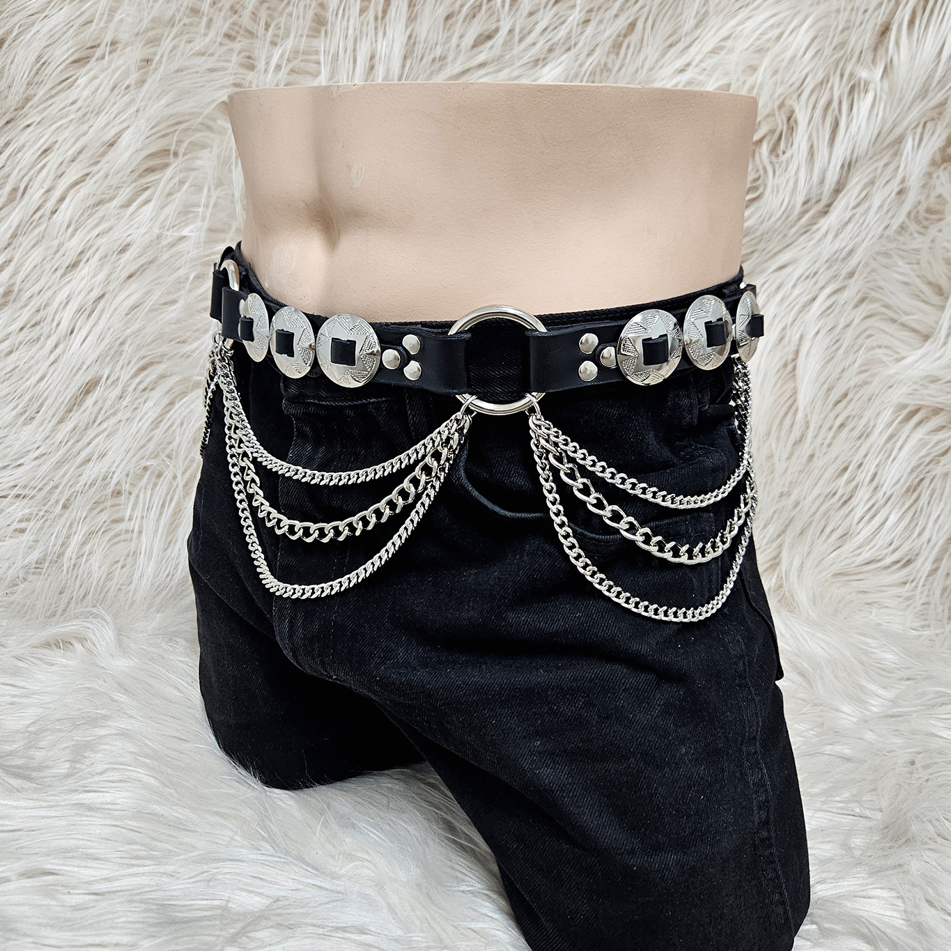 TRIPLE CONCHO BELT